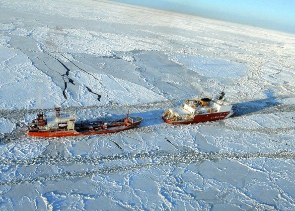 Российский танкер спас жителей Аляски | Фото: Getty Images