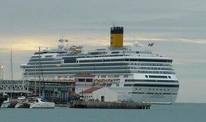 У берегов Италии тонет судно, на борту которого 4200 человек 