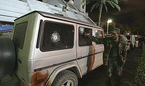 Руководство Ливии решило защищать западных дипломатов | Фото: AFP