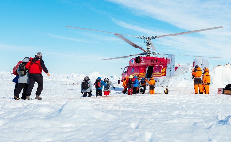 Эвакуация с `Шокальского` у берегов Антарктиды | Фото: AFP