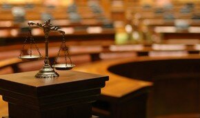 Франция:суд вынес 1й приговор по делу о расизме против белых 
