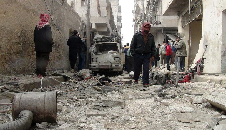ВВС Сирии продолжают разрушать Алеппо | Фото: AFP