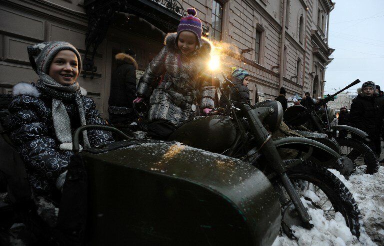В Питере отмечают 70-летие снятия блокады | Фото: AFP