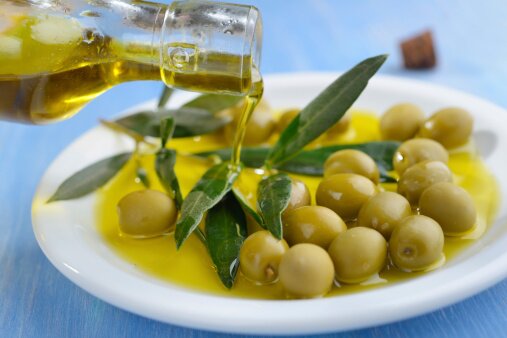 Оливковое масло укрепляет кости | Фото: Thinkstock