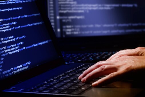 Сайты Ангелы Меркель и Бундестага пострадали из-за кибератак | Фото: Thinkstock