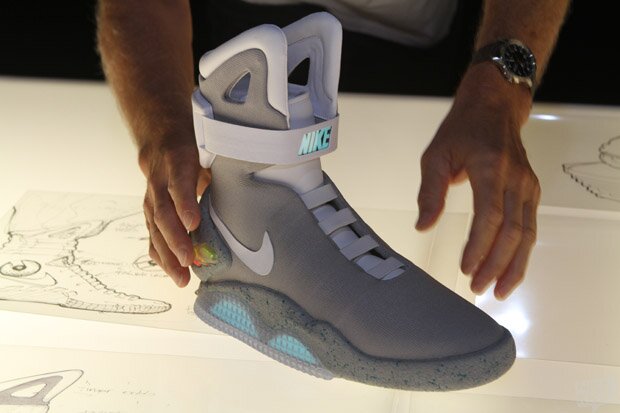 Nike выпустит кроссовки с автоматическими шнурками 
