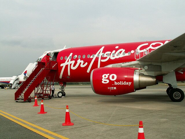 Спасатели подняли хвост разбившегося лайнера AirAsia | Фото: U.S. Department of State