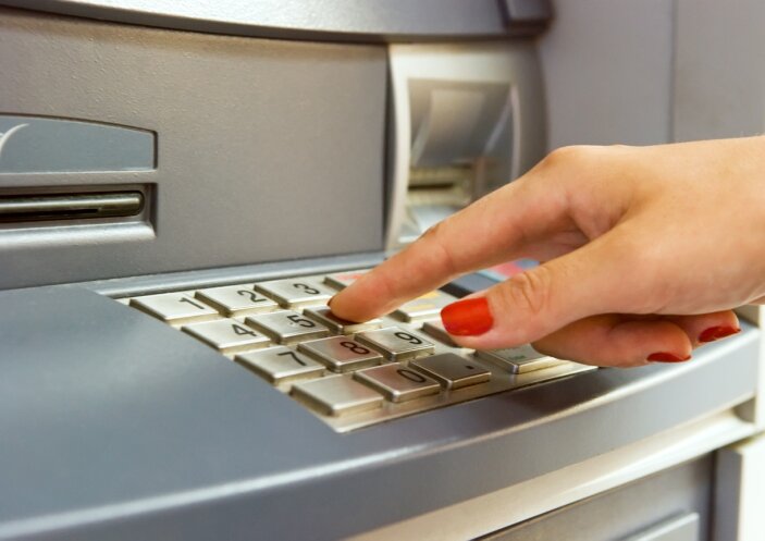 MasterCard снижает комиссию за снятие денег в банкоматах | Фото: Thinkstock