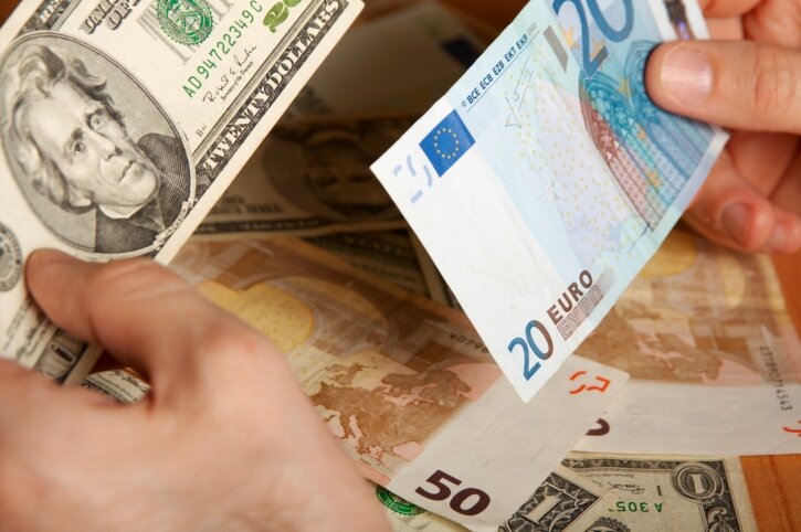 Россиянам могут запретить брать валютные кредиты | Фото: Thinkstock