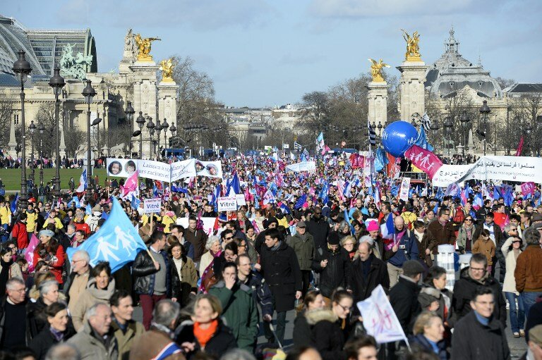 Французы вышли на демонстрацию против однополых браков | Фото: AFP