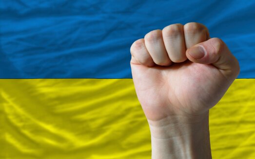 Украинцам разрешили присваивать чужие деньги | Фото: AFP