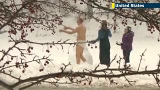 Студенток пугает лунатик 
