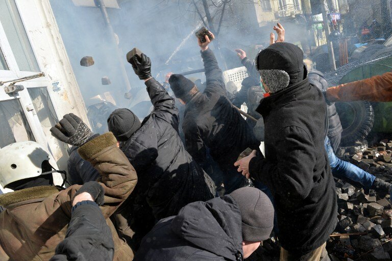 Силовое противостояние в Киеве | Фото: AFP