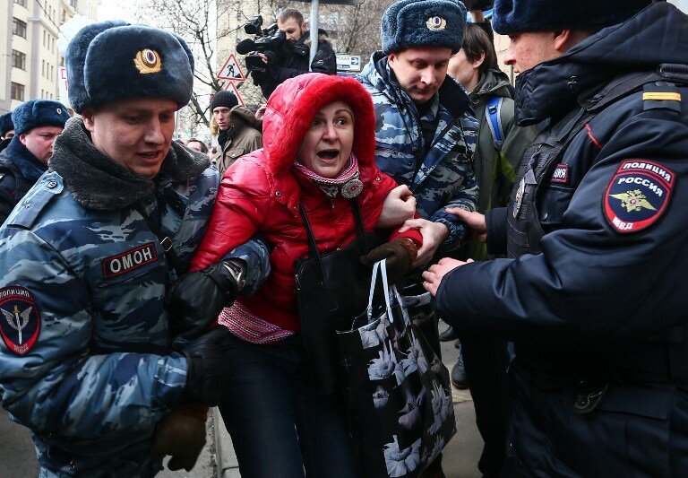 На митинге в Москве задержали более 200 человек | Фото: AFP
