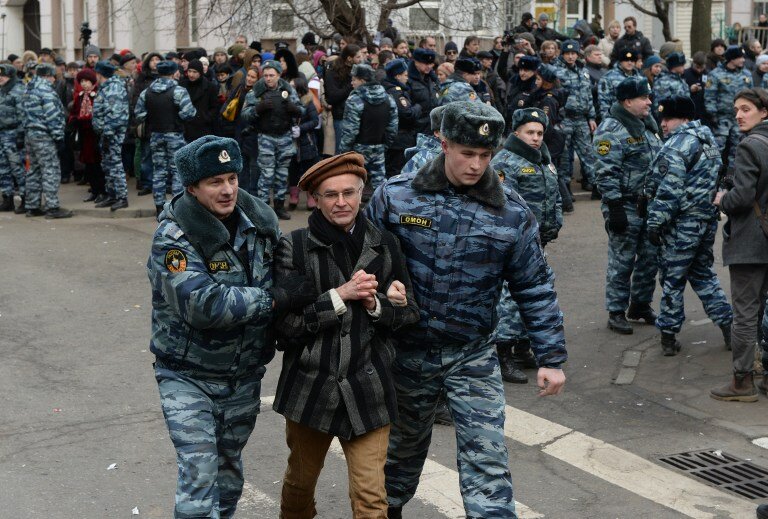 На митинге в Москве задержали более 200 человек | Фото: AFP