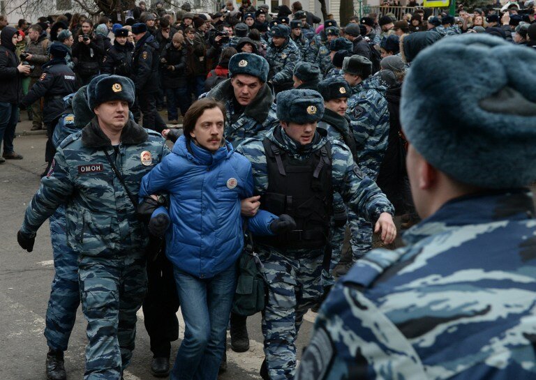 На митинге в Москве задержали более 200 человек | Фото: AFP