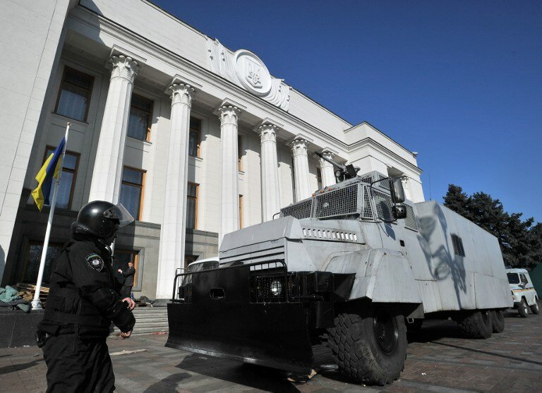 Как силовики спешно покидали Киев | Фото: AFP