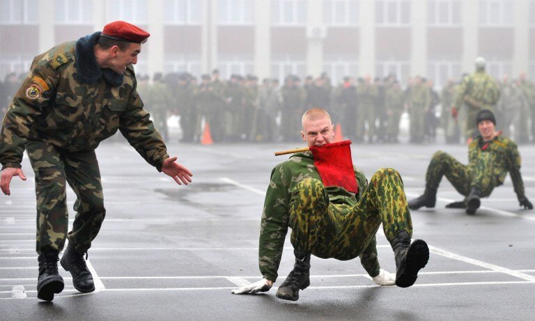 Белорусские бойцы на страже порядка | Фото: AFP