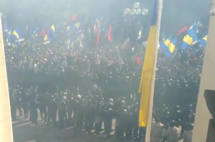 скриншот с видео 
