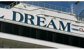 Незабываемые впечатления пассажиров лайнера `Dream` | Фото: AFP