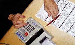 Новому министру финансов придется поднять налоги 
