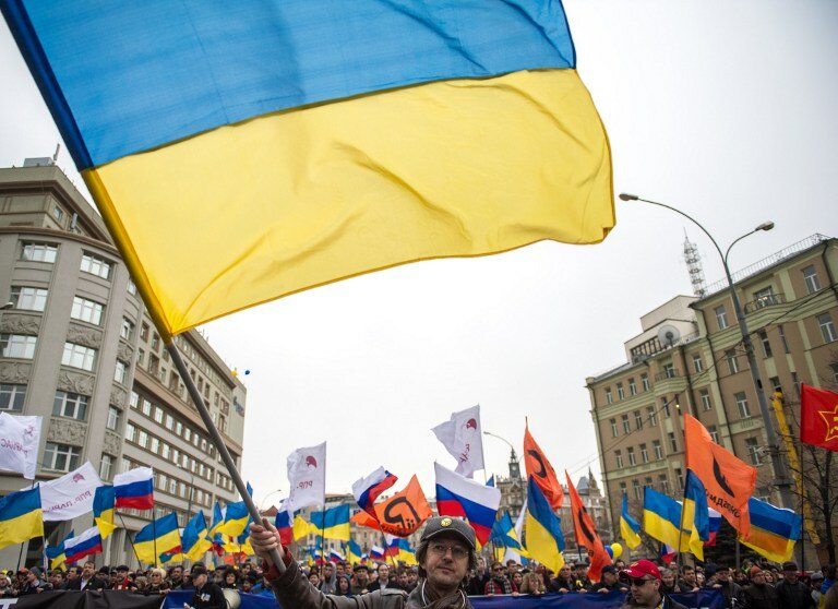 Россия митингует за и против войны | Фото: AFP