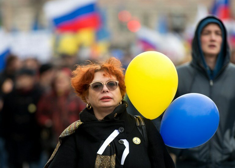 Россия митингует за и против войны | Фото: AFP