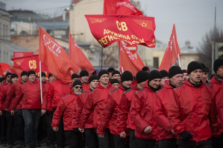 Россия митингует за и против войны | Фото: AFP
