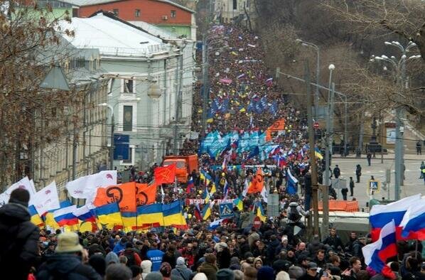 Россия митингует за и против войны | Фото: AFP