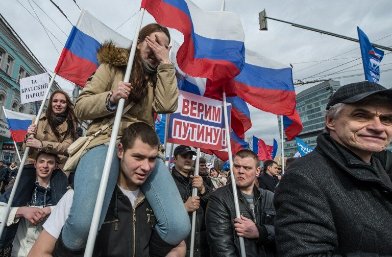 Россия митингует за и против войны | Фото: AFP