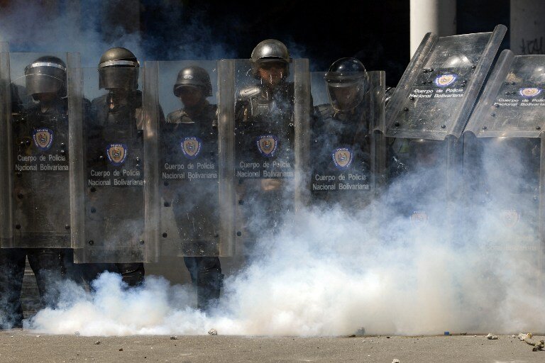 В Венесуэле разогнали протестующих | Фото: AFP