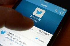 Twitter позволил прикреплять до 4 фото к твиту | Фото: AFP