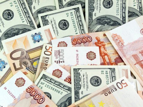 Рубль подешевел к доллару и евро | Фото: Thinkstock