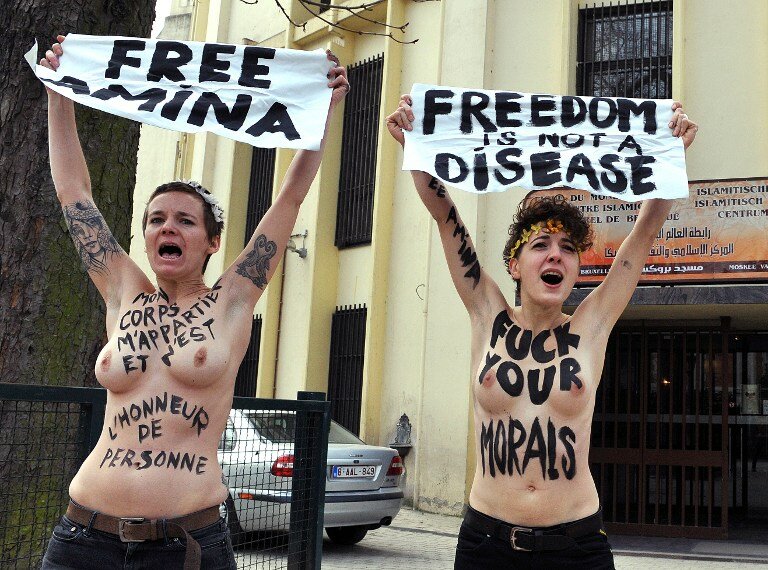 Обезумевшие Femen встали на защиту тунисской активистки | Фото: AFP