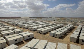Турция строит новые лагеря для курдов и христиан из Сирии | Фото: AFP