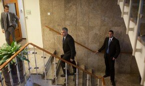 Фейсбучные истины | Фото: AFP
