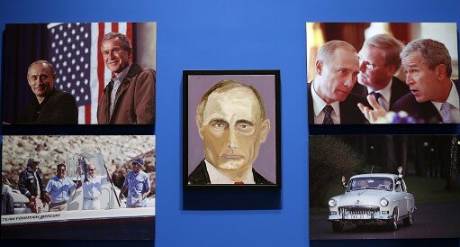 Джордж Буш изобразил на холсте Владимира Путина | Фото: AFP