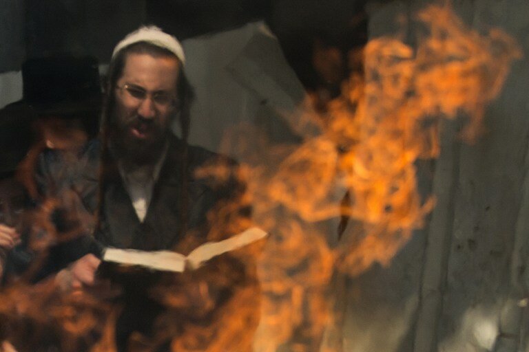Ультраортодоксы сожгли все лишнее | Фото: AFP