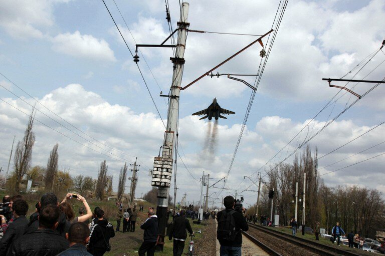 В Крамоторске десантники сдали оружие | Фото: AFP