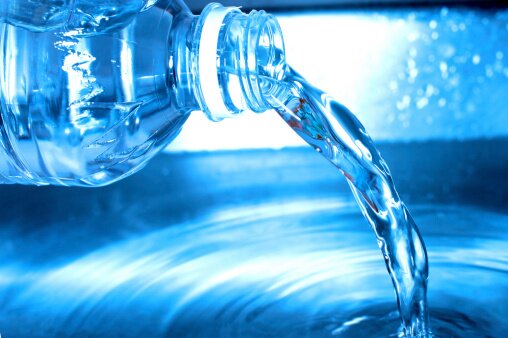 Израильская машина делает воду из воздуха 