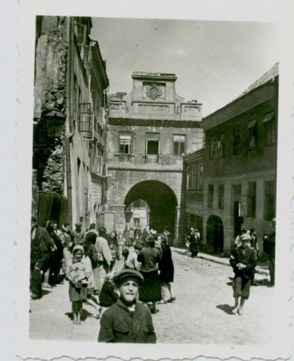 Старые ворота в гетто Люблина, 1939-40 год