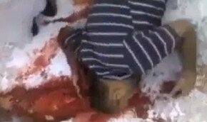 Сотни сирийцев спасаются бегством после кровавой резни 
