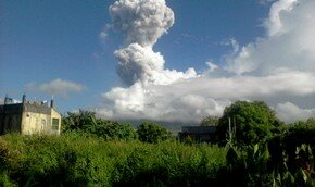 5 человек погибли при извержении вулкана на Филиппинах | Фото: AFP