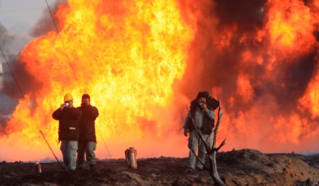 Сильный пожар на нефтепрводе в Турции | Фото: AFP