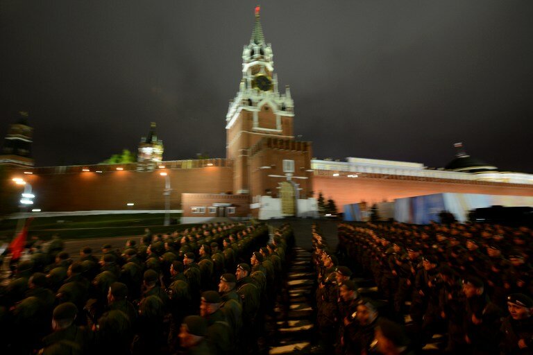 Россия вывела войска на Красную Площадь | Фото: AFP