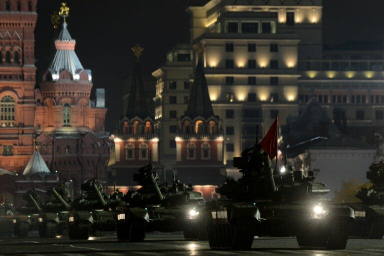 Россия вывела войска на Красную Площадь | Фото: AFP