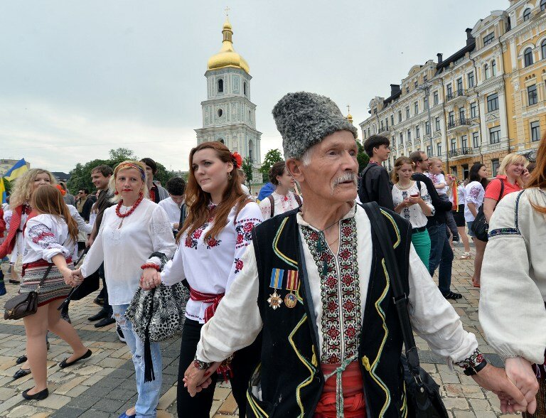 Марш вышиванок в Киеве | Фото: AFP