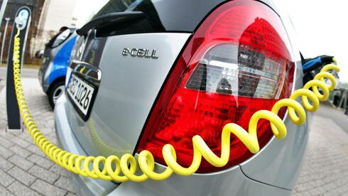 Автобаны Германии оснащают зарядными станциями | Фото: Thinkstock