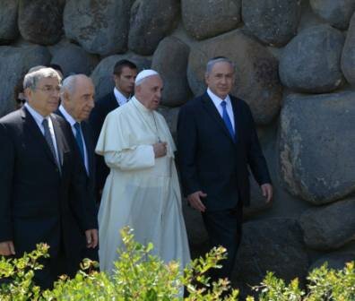 Папа Римский почтил память жертв Холокоста 