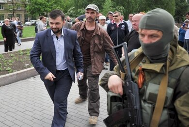 Луганская Республика объявила войну Донецкой Республике | Фото: AFP